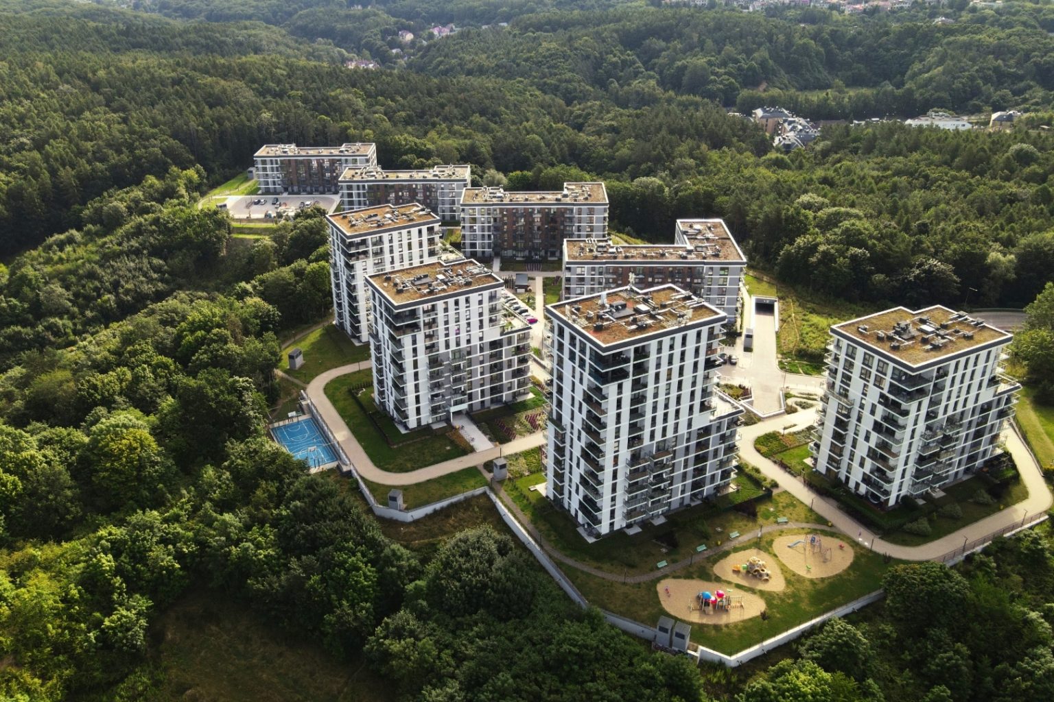 Osiedle PB Górski otoczone zielenią, widok z lotu ptaka
